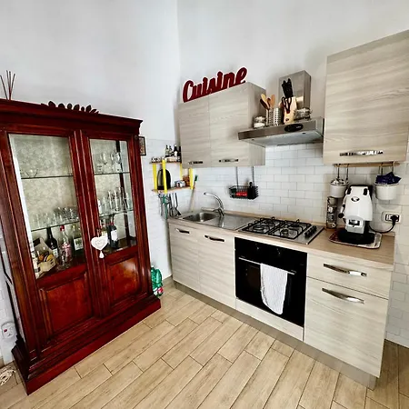 Apartment La Casa Di Sarah Aspetta Voi Naples