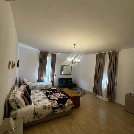 La Casa Di Sarah Aspetta Voi Naples