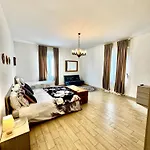 La Casa Di Sarah Aspetta Voi Lägenhet *