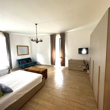 La Casa Di Sarah Aspetta Voi Neapol