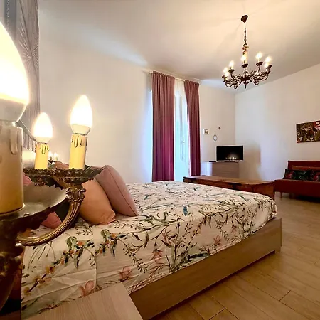 La Casa Di Sarah Aspetta Voi Neapol