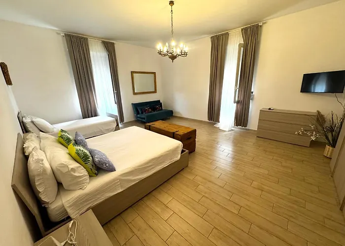 Lägenhet La Casa Di Sarah Aspetta Voi Neapel