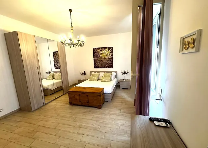 La Casa Di Sarah Aspetta Voi Neapel