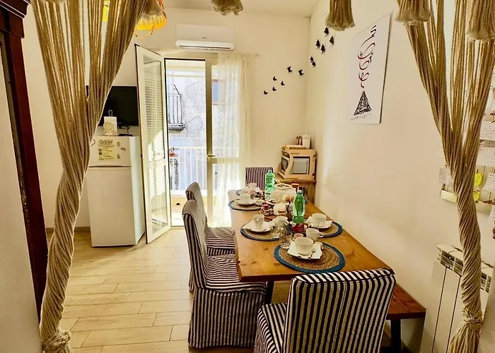 Lägenhet La Casa Di Sarah Aspetta Voi Neapel